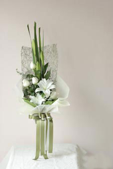 Bouquet of White lily White Rose