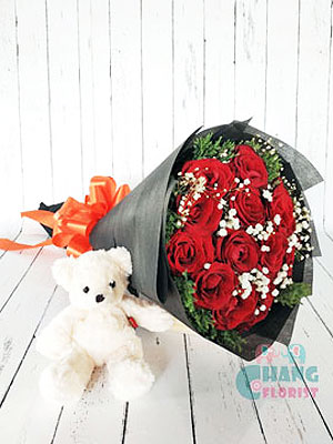 Chocolate Bear Rose Bouquet